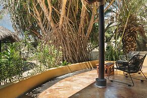 Manta Raya Hotel