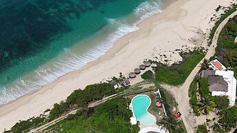Manta Raya Hotel