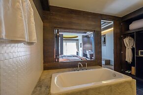 Naina Resort & Spa