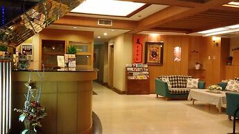 Riverside Hotel