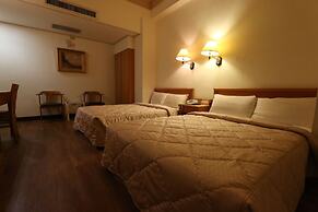 Riverside Hotel
