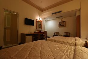 Riverside Hotel