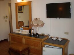 Riverside Hotel