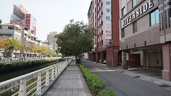 Riverside Hotel