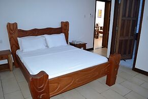 Cowrie Shell Beach Apartments