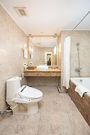 Super Candle Hotel
