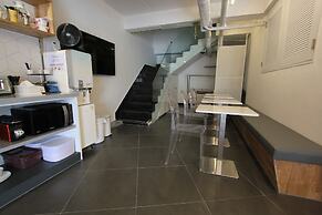 B my guesthouse - Hostel