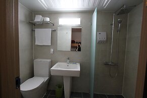 B my guesthouse - Hostel