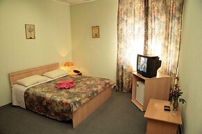 Regina Hotel on Baumana