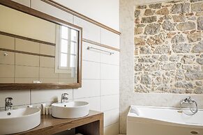 Xenon Inn
