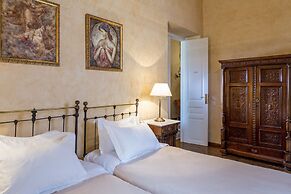 Nafsimedon Hotel