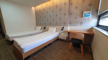 Bound Hostel