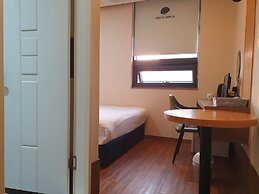 Bound Hostel