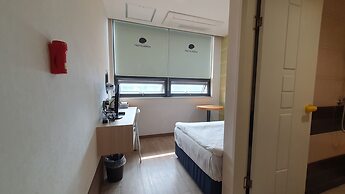 Bound Hostel
