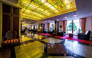 Helena Sands Hotel