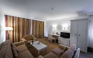 Helena Sands Hotel