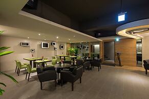 Simple Plus Hotel