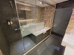 Simple Plus Hotel