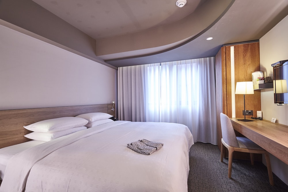 Simple Plus Hotel