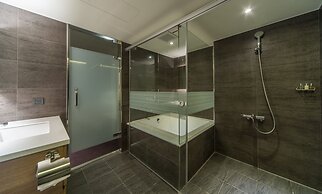Simple Plus Hotel