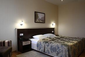Hotel Crystal