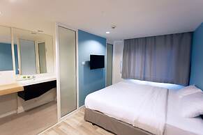 Nantra Ploenchit