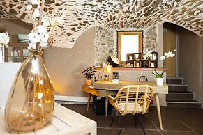 Le Grand Aigle, Friendly Hotel