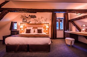 Le Grand Aigle, Friendly Hotel