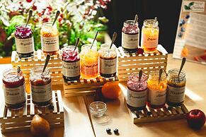 Le Grand Aigle, Friendly Hotel