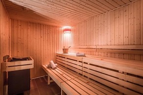Le Grand Aigle, Friendly Hotel
