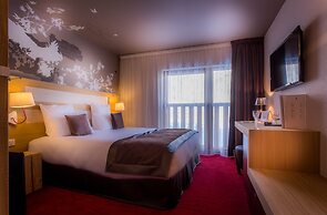 Le Grand Aigle, Friendly Hotel