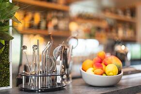 Le Grand Aigle, Friendly Hotel