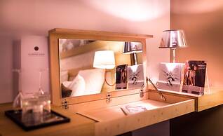 Le Grand Aigle, Friendly Hotel
