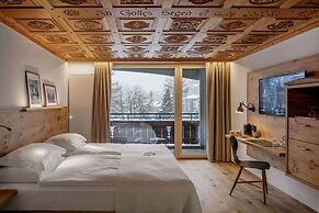 Swiss Alpine Hotel Allalin