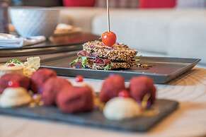 Swiss Alpine Hotel Allalin