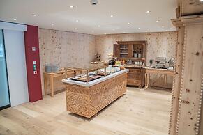 Swiss Alpine Hotel Allalin