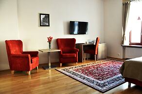 Hotel Santi