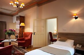 Hotel Santi