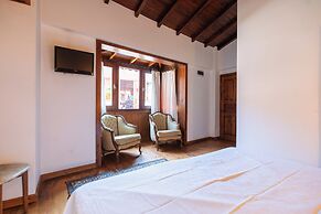 Amazon Petite Palace