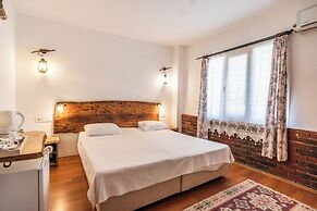 Amazon Petite Palace