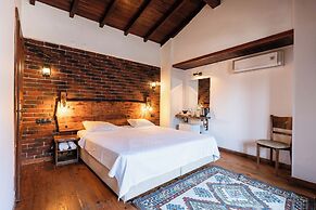 Amazon Petite Palace