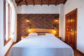 Amazon Petite Palace