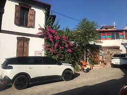 Amazon Petite Palace