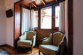 Amazon Petite Palace