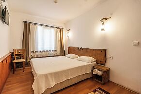 Amazon Petite Palace