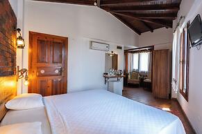 Amazon Petite Palace