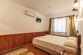 Amazon Petite Palace