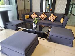 Crystal Suites Suvarnabhumi Airport
