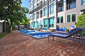 Crystal Suites Suvarnabhumi Airport