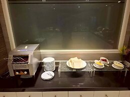 Crystal Suites Suvarnabhumi Airport